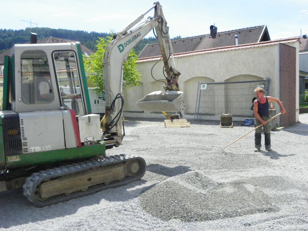 112_1833_JPG-1314654742