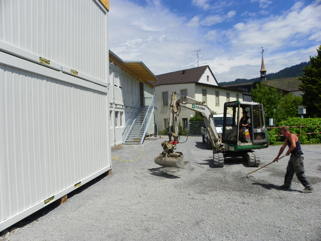 112_1834_JPG-1314654751