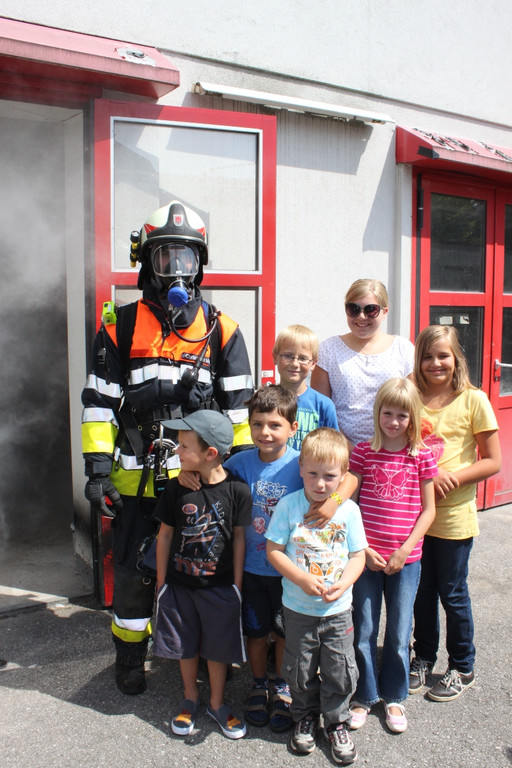 Ferienprogramm Feuerwehr 2011 _1__jpg-1314773554