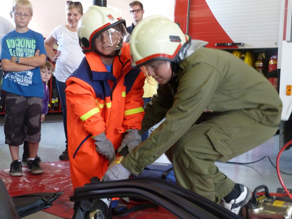 Ferienprogramm Feuerwehr 2011 _7__JPG-1314773626