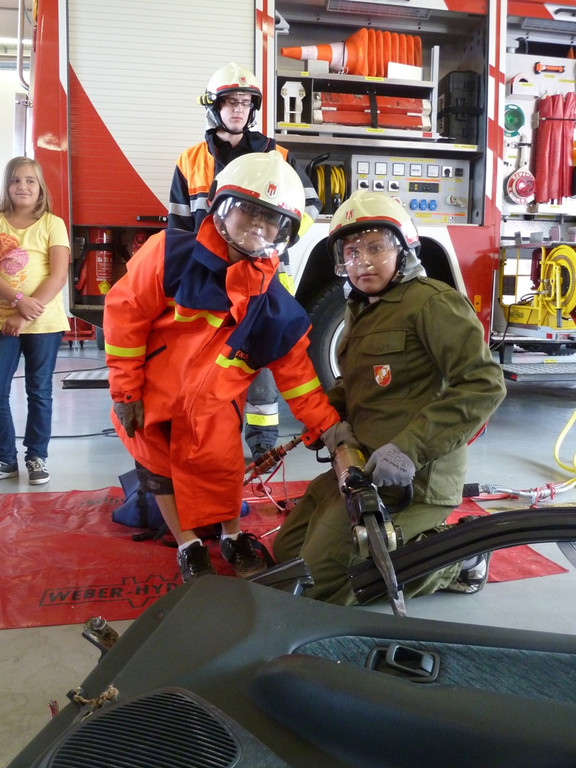 Ferienprogramm Feuerwehr 2011 _8__JPG-1314773637
