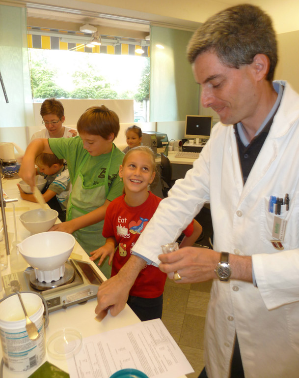 AGel1b_jpg-1314810246