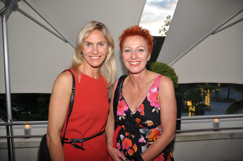 silviahechenbergerroswithazehetner_jpg-1314826527