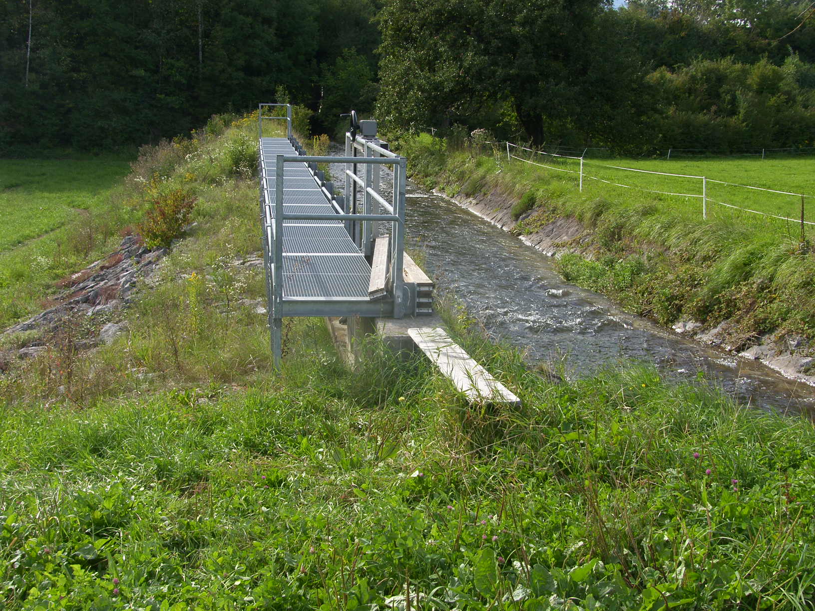 SH102846_JPG-1315114992