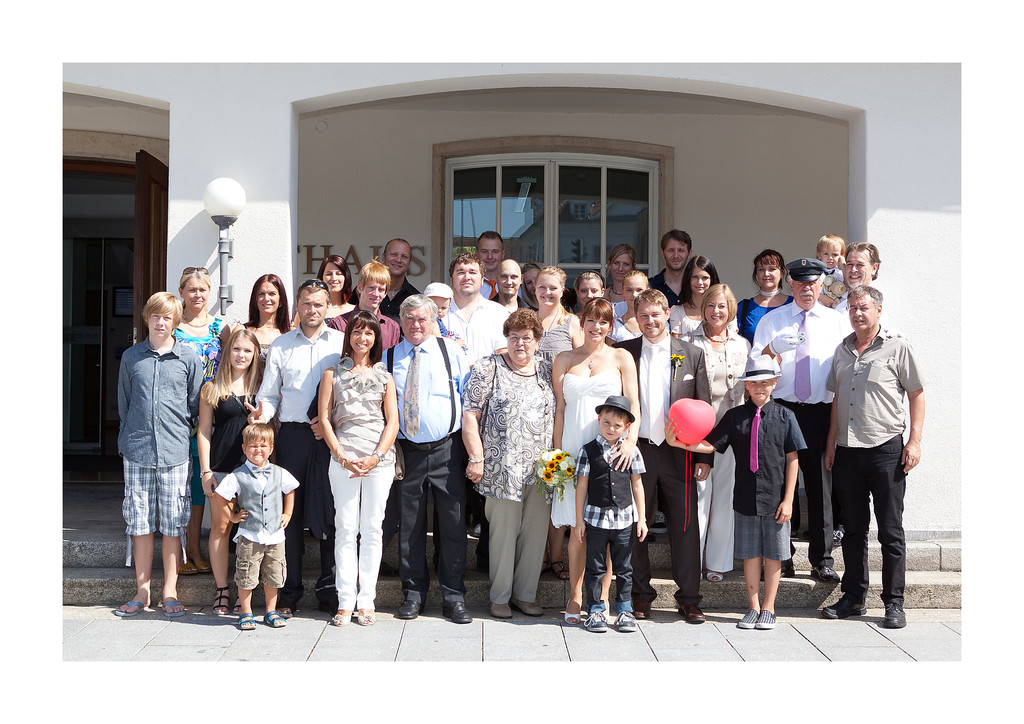 Hochzeit Thomas-407 1100 hoch Rahmen weiss.jpg