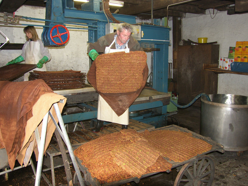 SH105049_JPG-1315208732