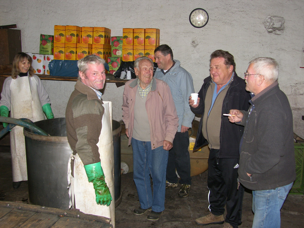 SH105032_JPG-1315208693