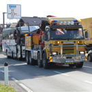 A1: Bus komplett aufgeschlitzt