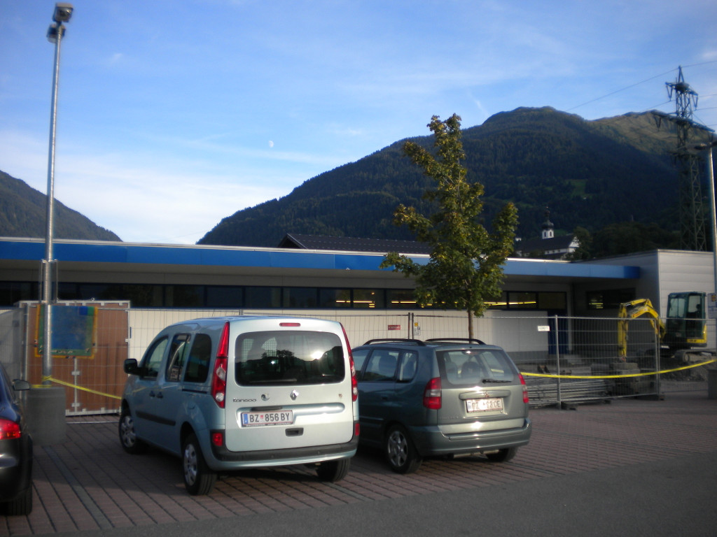 010_JPG-1315470039