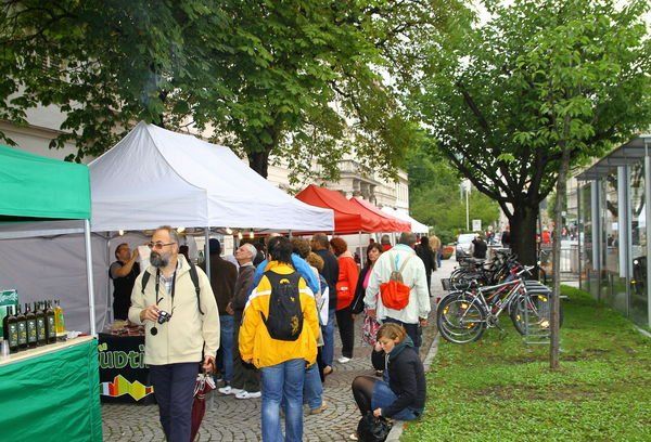 normal_08092011fmt_italienischermarkt_mw_06.jpg