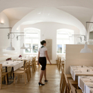 Mario Plachuttas Gasthaus zur Oper in der Walfischgasse. 