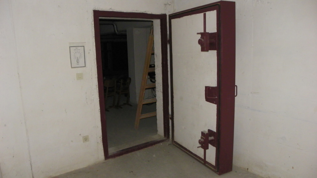 112_3905_JPG-1315692985