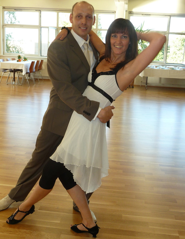 Dance2a_jpg-1315747100