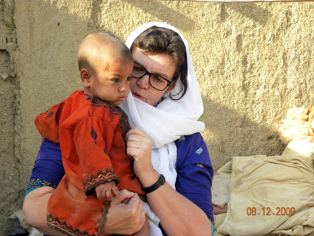 Claudia Villani in Pakistan_JPG-1315837410