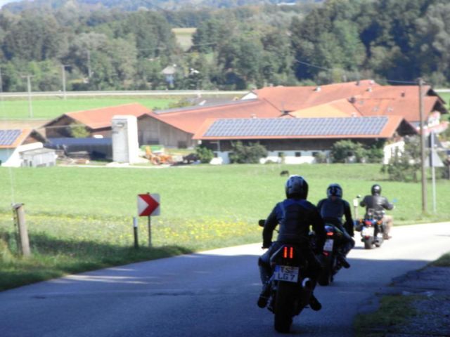 normal_11092011erstesbikertreffenkirchanschoeringbaaktivnews08.jpg
