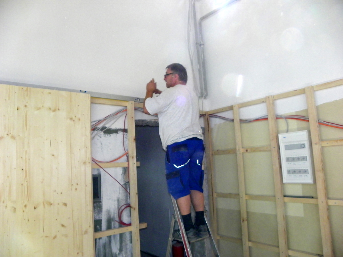 112_3618-1_JPG-1315952729