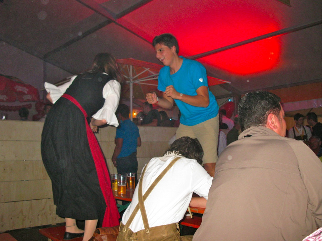 BK_3schwesternclubbing 11_jpg-1316207202