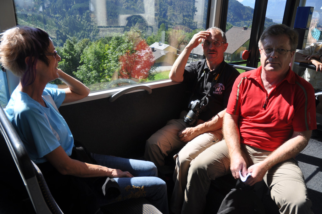 DSC_0012_JPG-1316328803