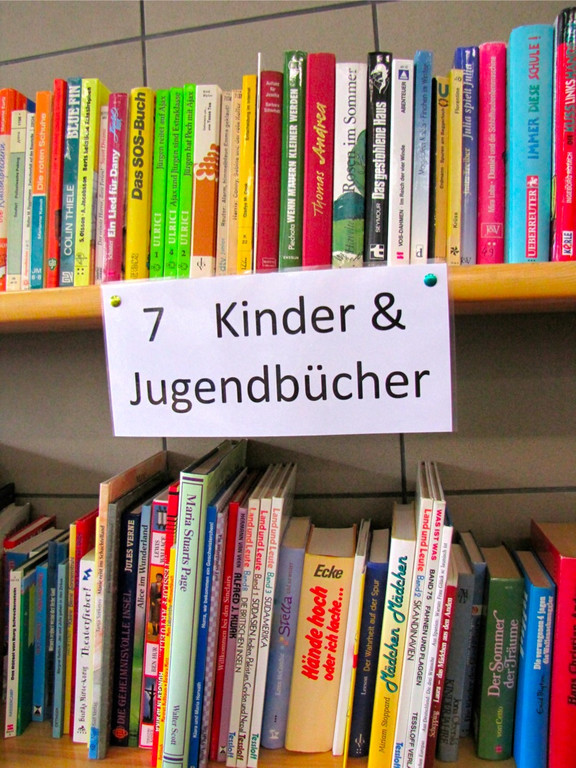 BK_buecherbasar 22_jpg-1316350259