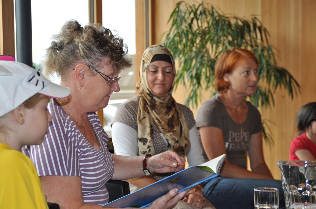 Leserunde in der Bibliothek_JPG-1316372617