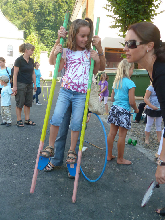 Spiel14Stelzen_jpg-1316380250