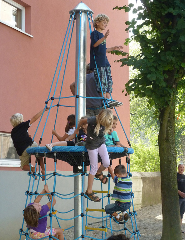 Spiel6Kletterturm_jpg-1316380487