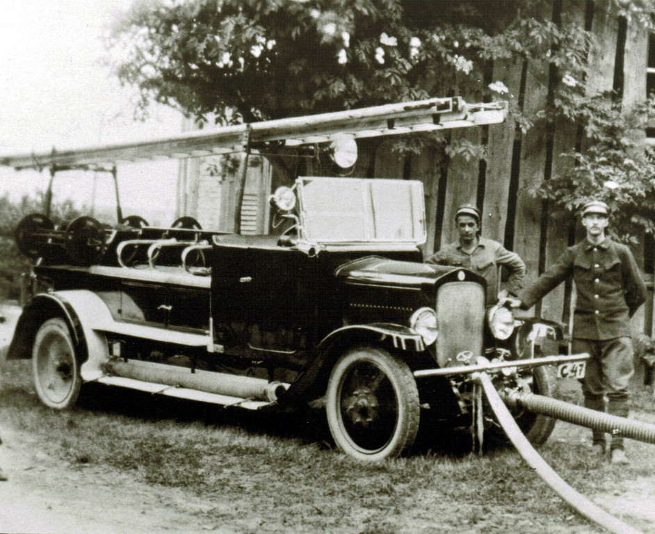 Automobilspritze Gemeindearchiv vor 1929.JPG
