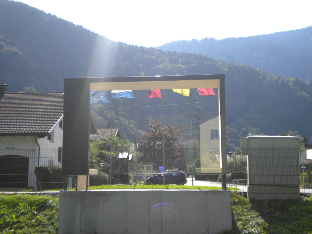 005_JPG-1316526217