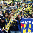 Fußball: Nur Frauen im Fenerbahce-Stadion