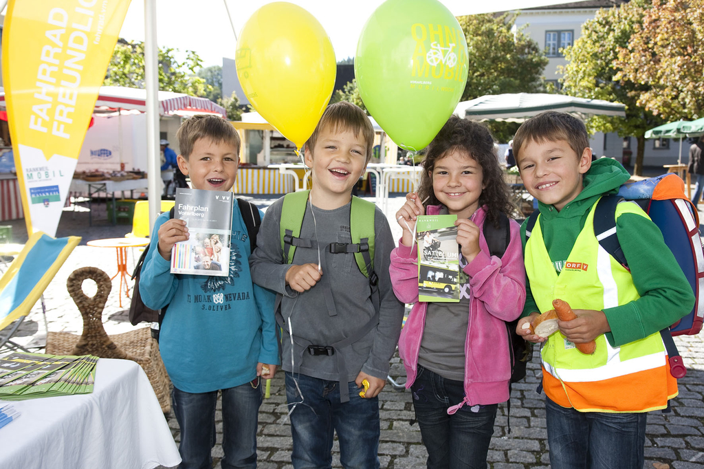 Kleine St__rkung und Infomaterial beim Mittwochsmarkt f__r Kinder_jpg-1317046646
