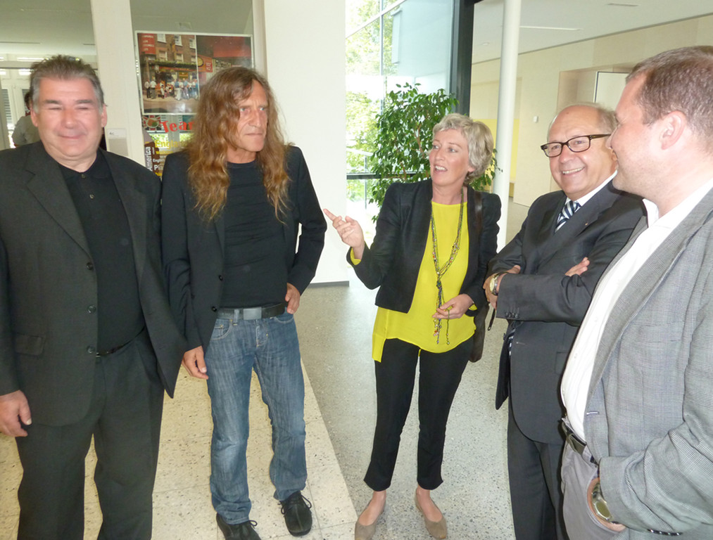 VMS26_jpg-1317126021