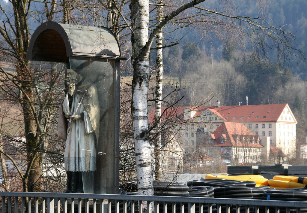 Schindler01_jpg-1317143834