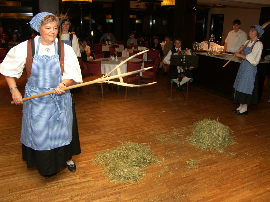 SH108654_JPG-1317290261