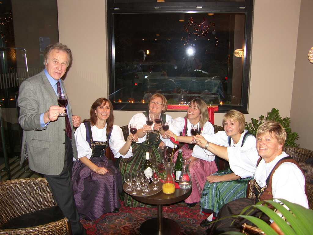 SH106583_JPG-1317290207