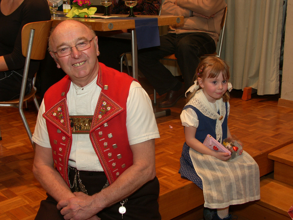 SH107339_JPG-1317290220