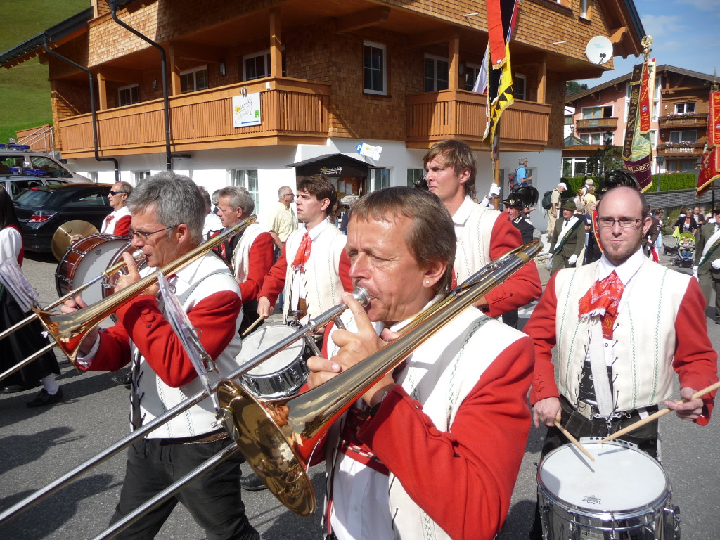 Musikfestival Umzug _20__JPG-1317322236