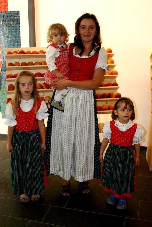 34_JPG-1317554608