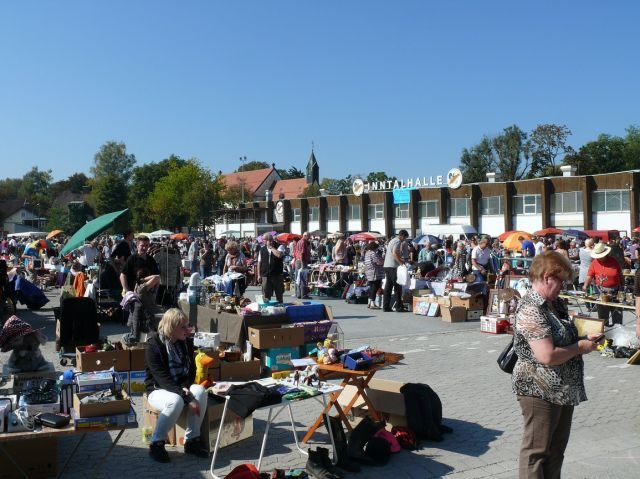 normal_02102011flohmarktrosenheimhmaktivnews.JPG