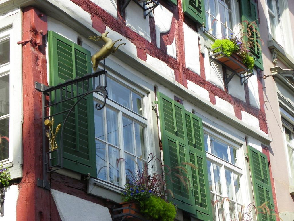 200_JPG-1317590789