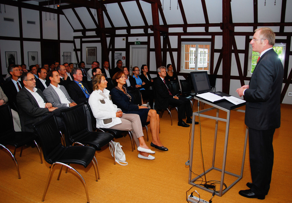 2011_09_29_LRH_Auditcocktail_02_jpg-1317597279