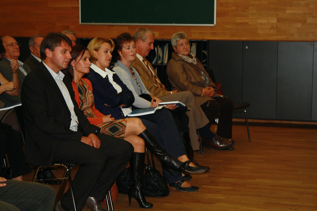 BM IMG_1261_jpg-1317597134