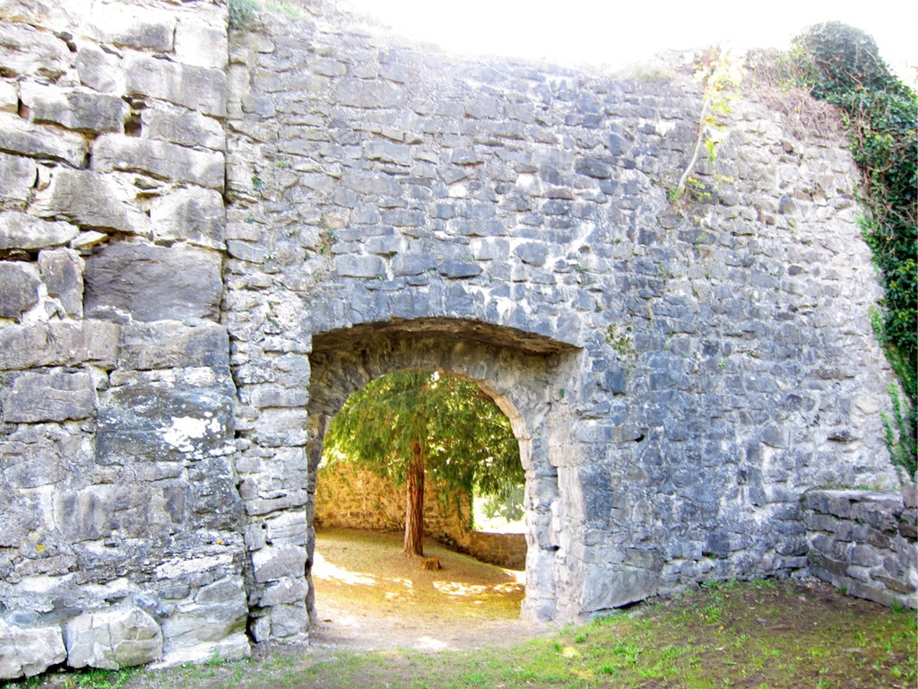 KOE_Tostner Burg 12_jpg-1317667222