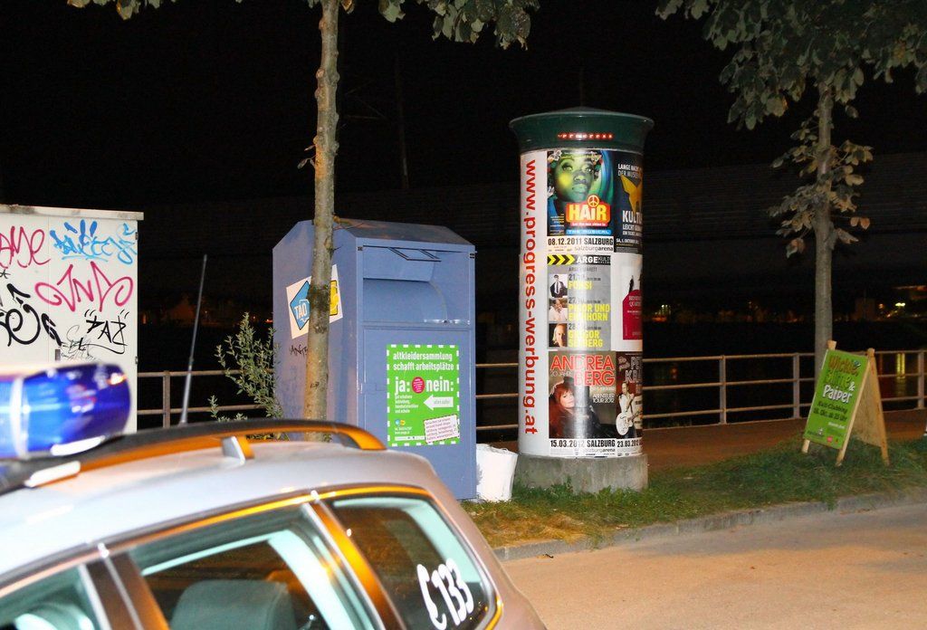 03102011fmt_manninaltkleidercontainer_mw_1.JPG