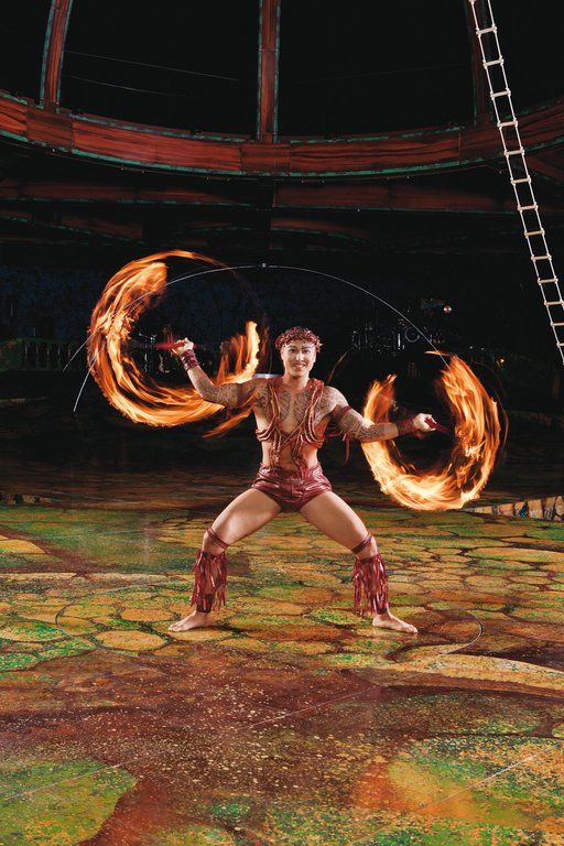 003_Fire_Knife-OnStage-9931_R_PR.jpg