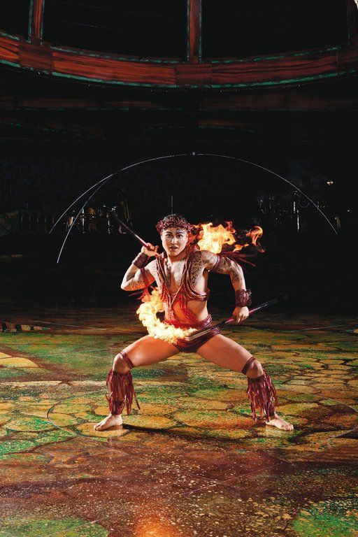 004_Fire_Knife-OnStage-9967_R_PR.jpg