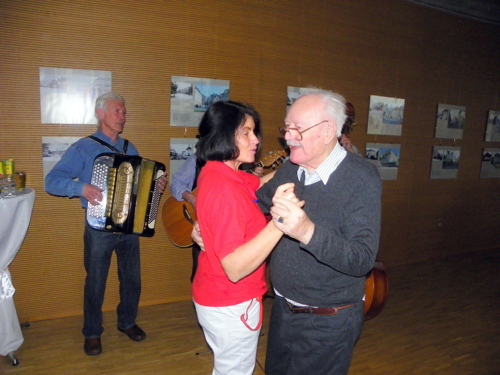 109_3887_jpg-1317855183