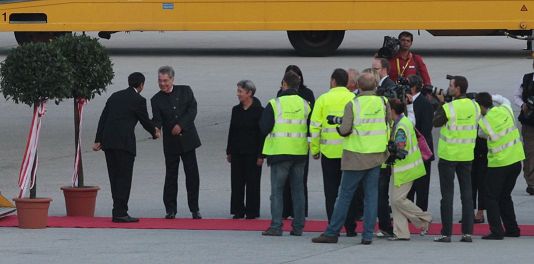 06102011indianairnmaktivnews _10_.JPG