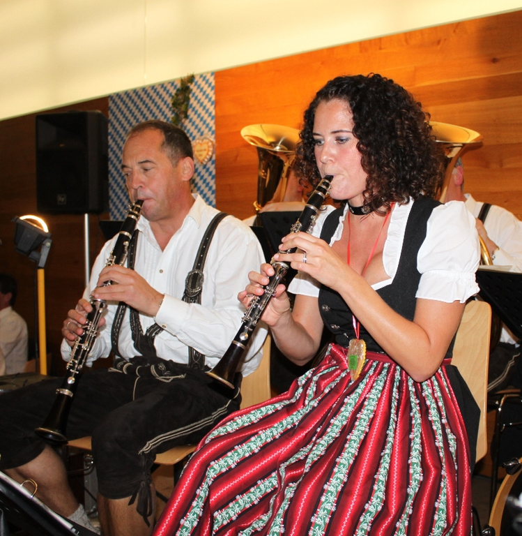 Oktoberfest Bierblosn 2011 _46__jpg-1318149456