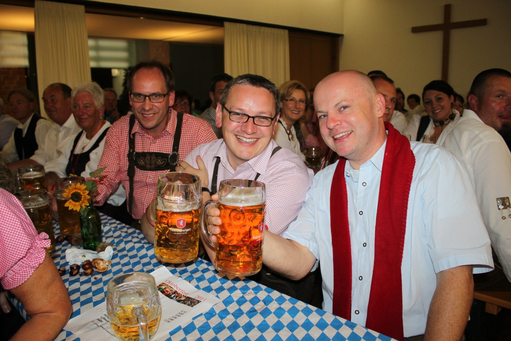Oktoberfest Bierblosn 2011 _18__jpg-1318149097