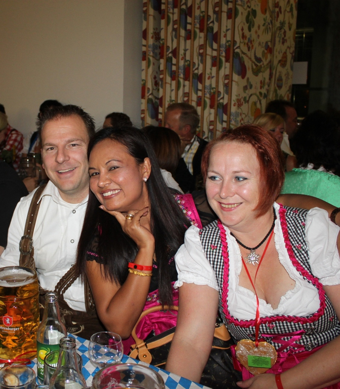 Oktoberfest Bierblosn 2011 _2__jpg-1318148891